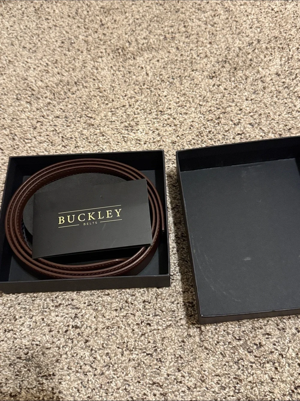 Buckley Men’s Buckle Brown Leather Self-Adjust Belt